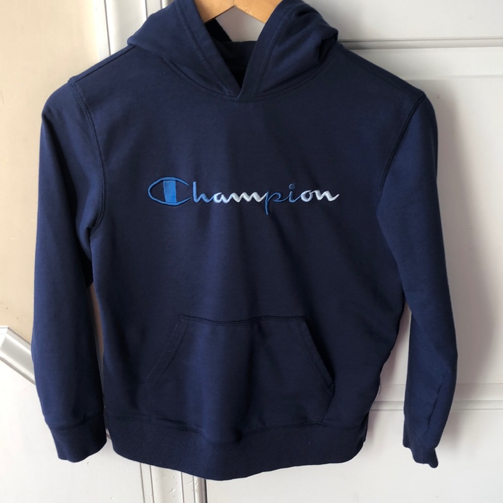 Champion boys pullover hoodie size M